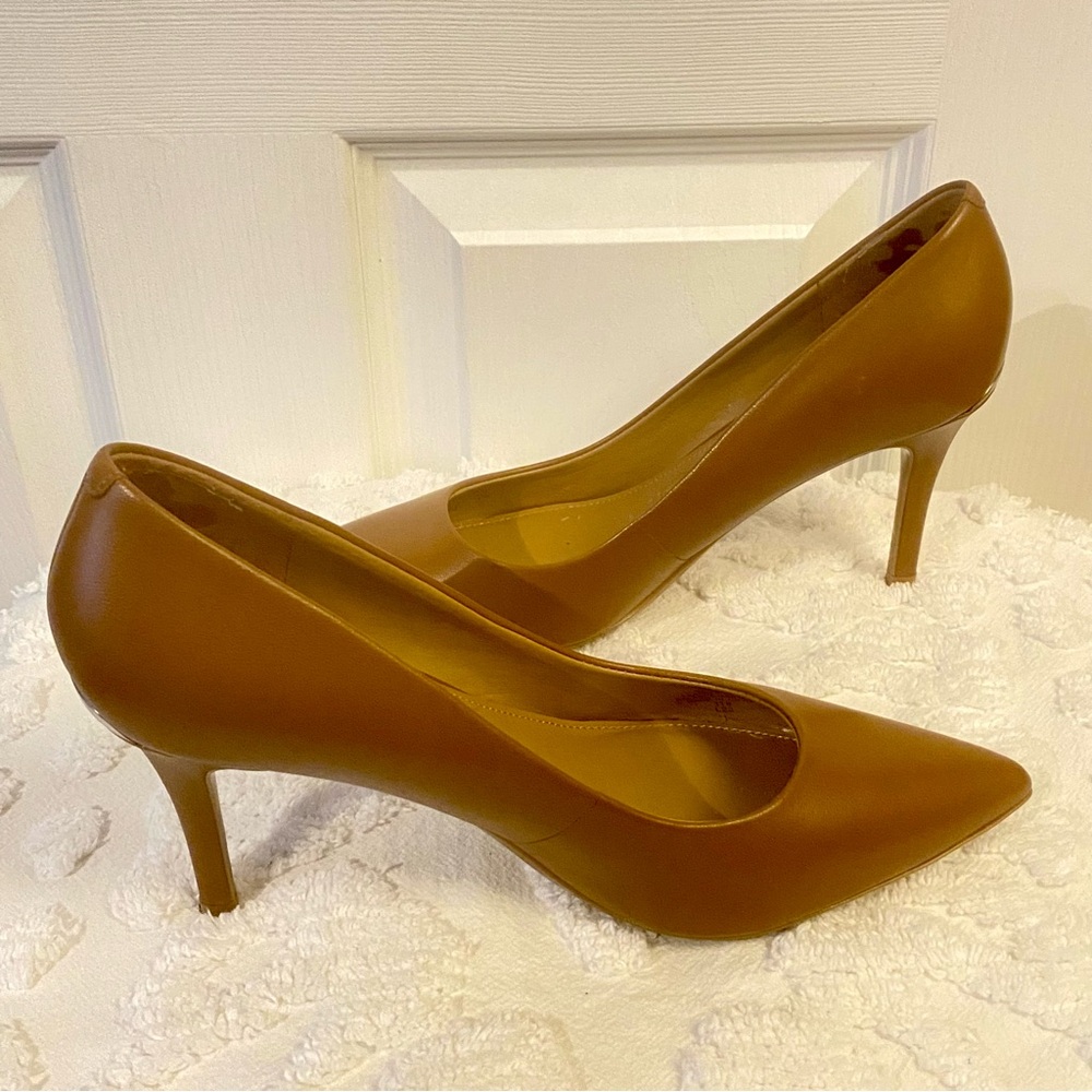 Calvin Klein Women's Cognac Brown Leather Heels Silver Logo Plate 8.5 Med - Picture 6 of 9